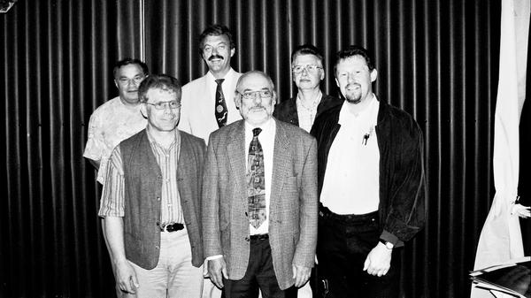 Wolfgang Hammer führt künftig die Freien Wähler in Gunzenhausen. Der 50-Jährige, freigestellter Betriebsrat bei der Deutschen Post, wird in der Jahreshauptversammlung des Ortsverbands zum Vorsitzenden gewählt. Ihm gleichgestellt sind Gerhard Postler und Gerhard Baumgärtner. Kassier Eduard Stern wird in seinem Amt bestätigt. Als Beisitzer fungieren Manfred Hauke und Klaus Sprengel.