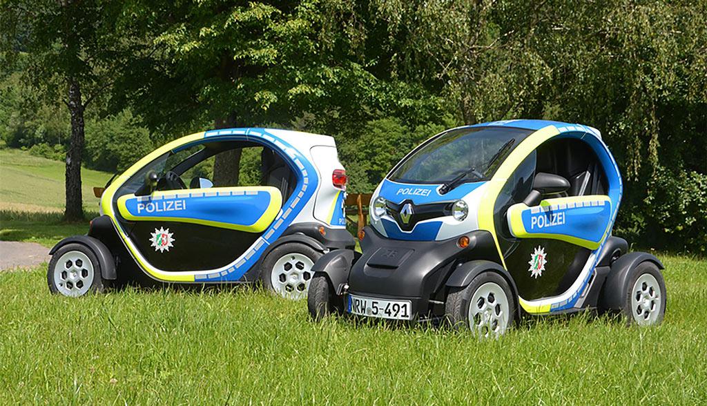 2016 begannen zwei Exemplare des Twizy Cargo ihre Laufbahn bei der Polizei Bonn.