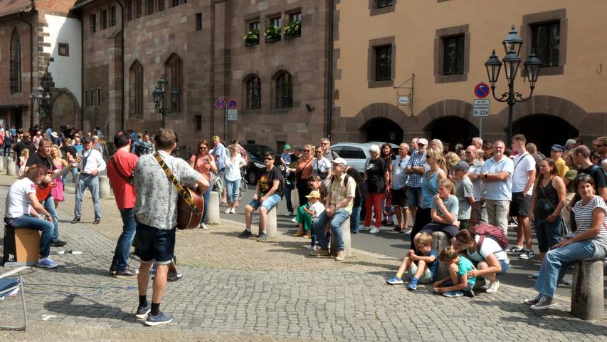 Sommersounds, Snacks und tolle Stimmen: So feiert Nürnberg den Samstag beim Bardentreffen