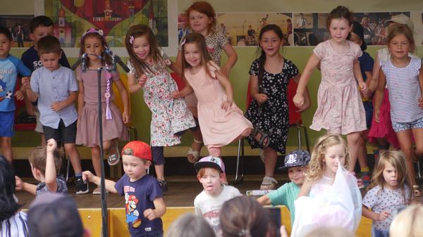 Klar, dass die Jungen und Mädchen der Kitas und Schulen von Schwabach auch schon aktiv beim Bürgerfest mit dabei sind und das Programm mitgestalten.