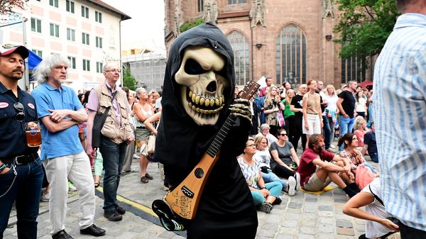 Einige waren bei der Wahl ihres Outfits durchaus kreativ.