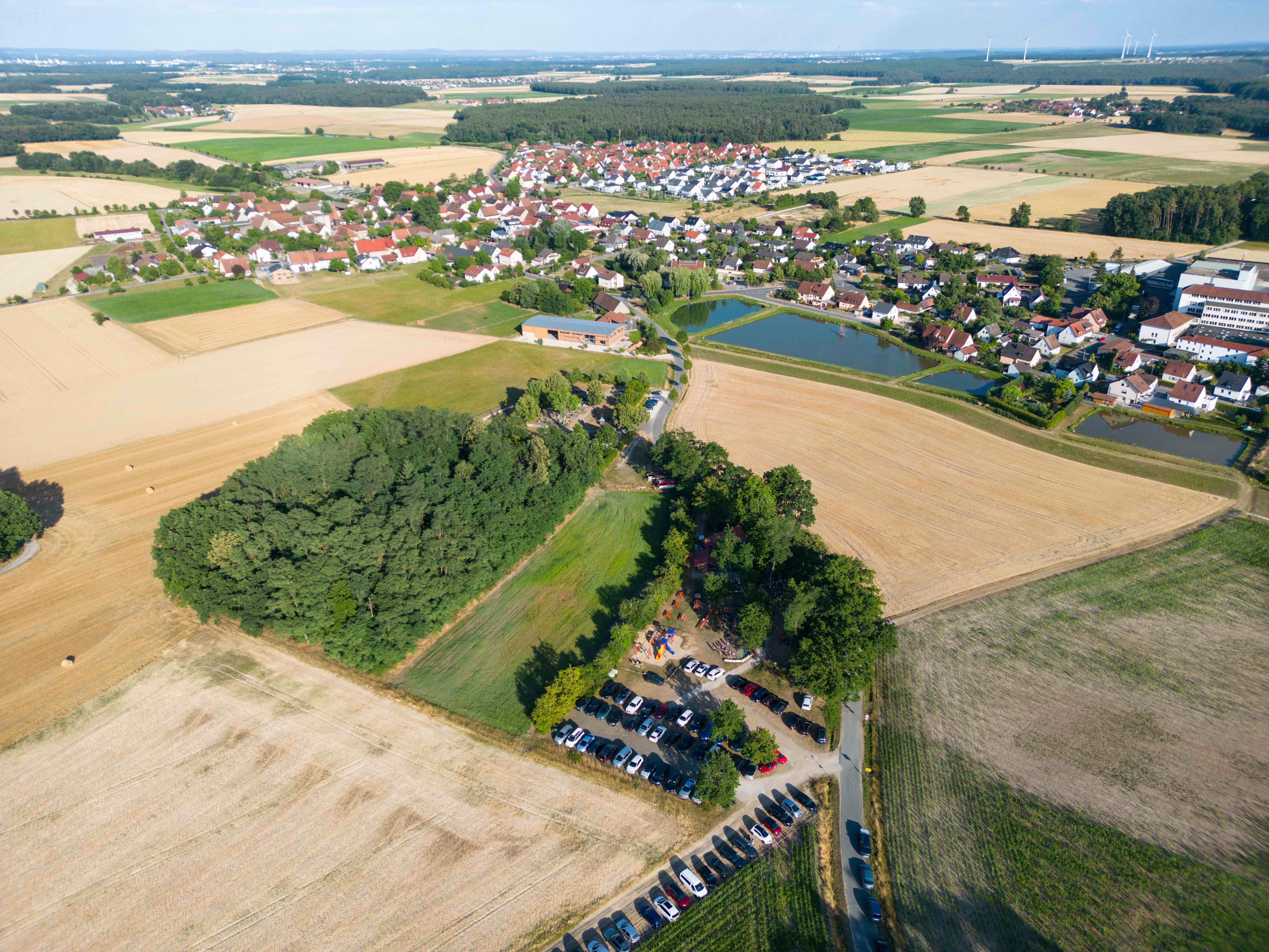 Unten im Bild der beliebte Bierkeller Geyer.