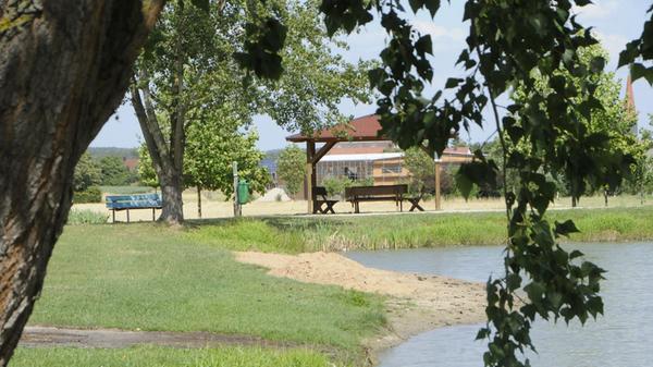 ... ein kleiner Sandstrand lockt trotzdem.