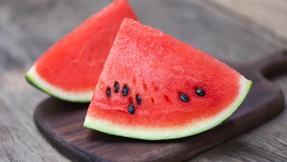 Wassermelone schneiden: Mit diesen Methoden geht es ganz einfach