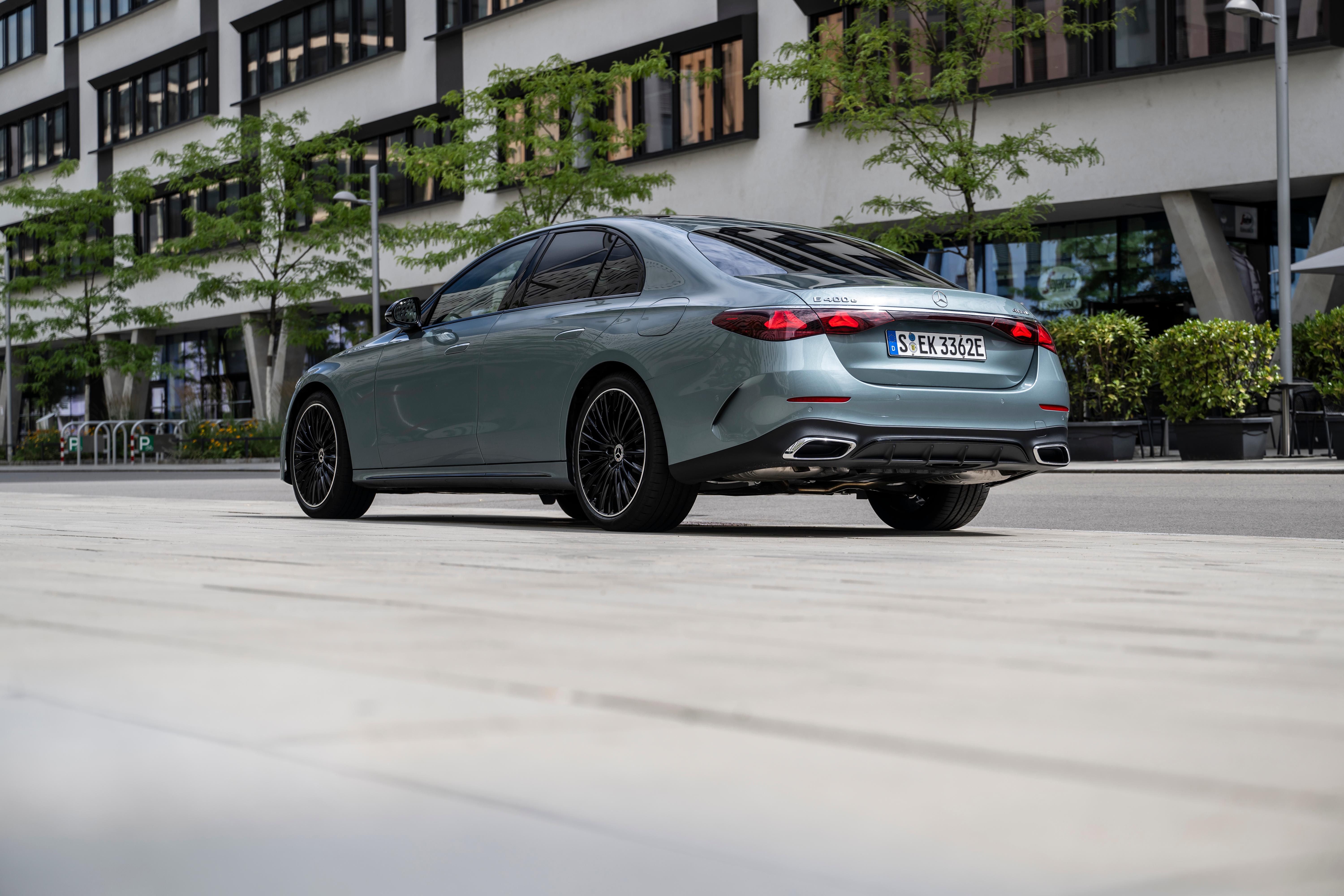 Auch an der Länge von knapp fünf Metern hat sich im Vorgängervergleich nicht allzu viel geändert.