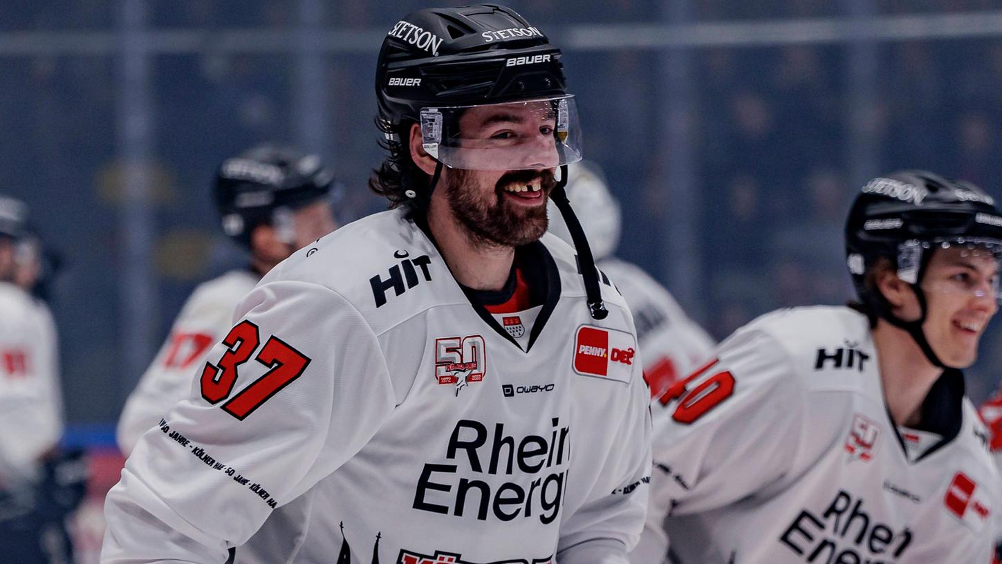 Keine Zähne im... Während seiner kurzen Zeit in Köln hatte es Jack Dougherty offenbar so gut gefallen, dass er beschlossen hatte, weiterhin in der DEL Eishockey spielen zu wollen. Keine Zähne im... Während seiner kurzen Zeit in Köln hatte es Jack Dougherty offenbar so gut gefallen, dass er beschlossen hatte, weiterhin in der DEL Eishockey spielen zu wollen.