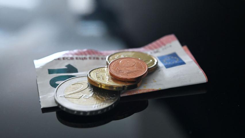 Der allgemeine gesetzliche Mindestlohn in Deutschland soll zum 1. Januar 2024 steigen – und das ist noch nicht alles. Der allgemeine gesetzliche Mindestlohn in Deutschland soll zum 1. Januar 2024 steigen – und das ist noch nicht alles.