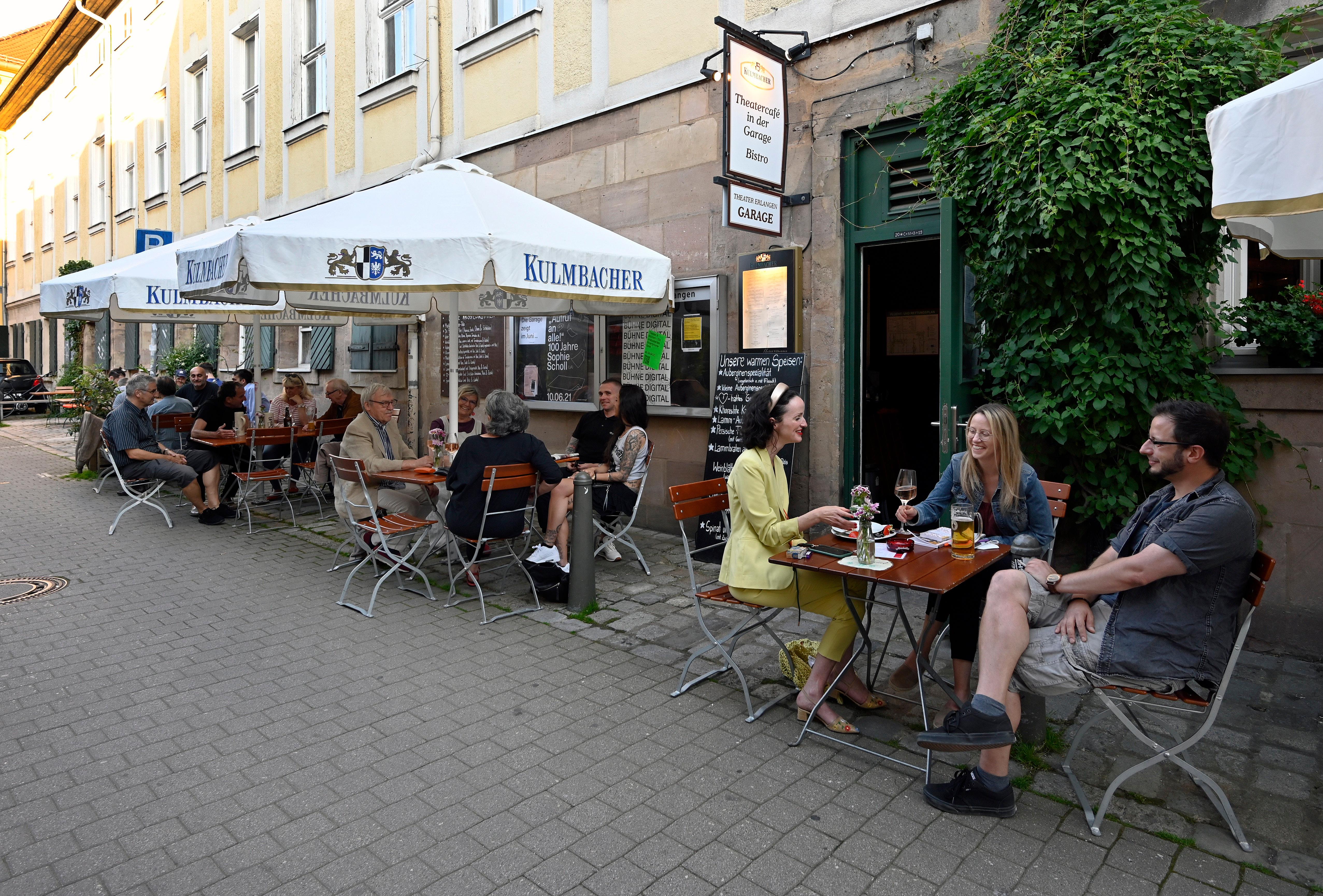 Literaturfreunde müssen beim Poetenfest Erlangen 2023 aufs Theatercafé