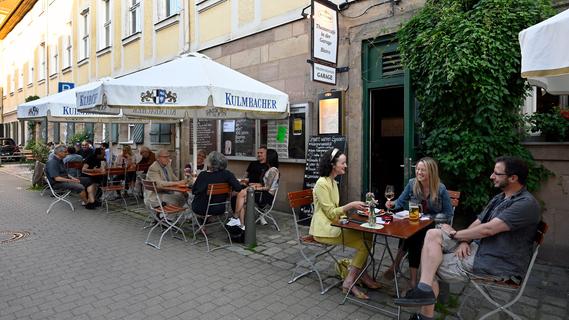 Literaturfreunde müssen beim Poetenfest Erlangen 2023 aufs Theatercafé verzichten