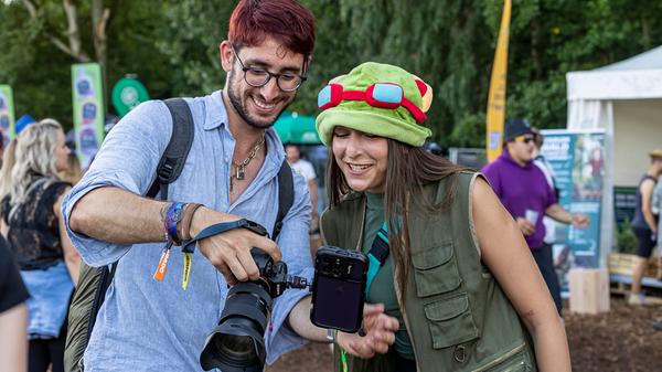 "Zeig' mal mein Foto": Als Festivalfotograf hat man viel zu tun.