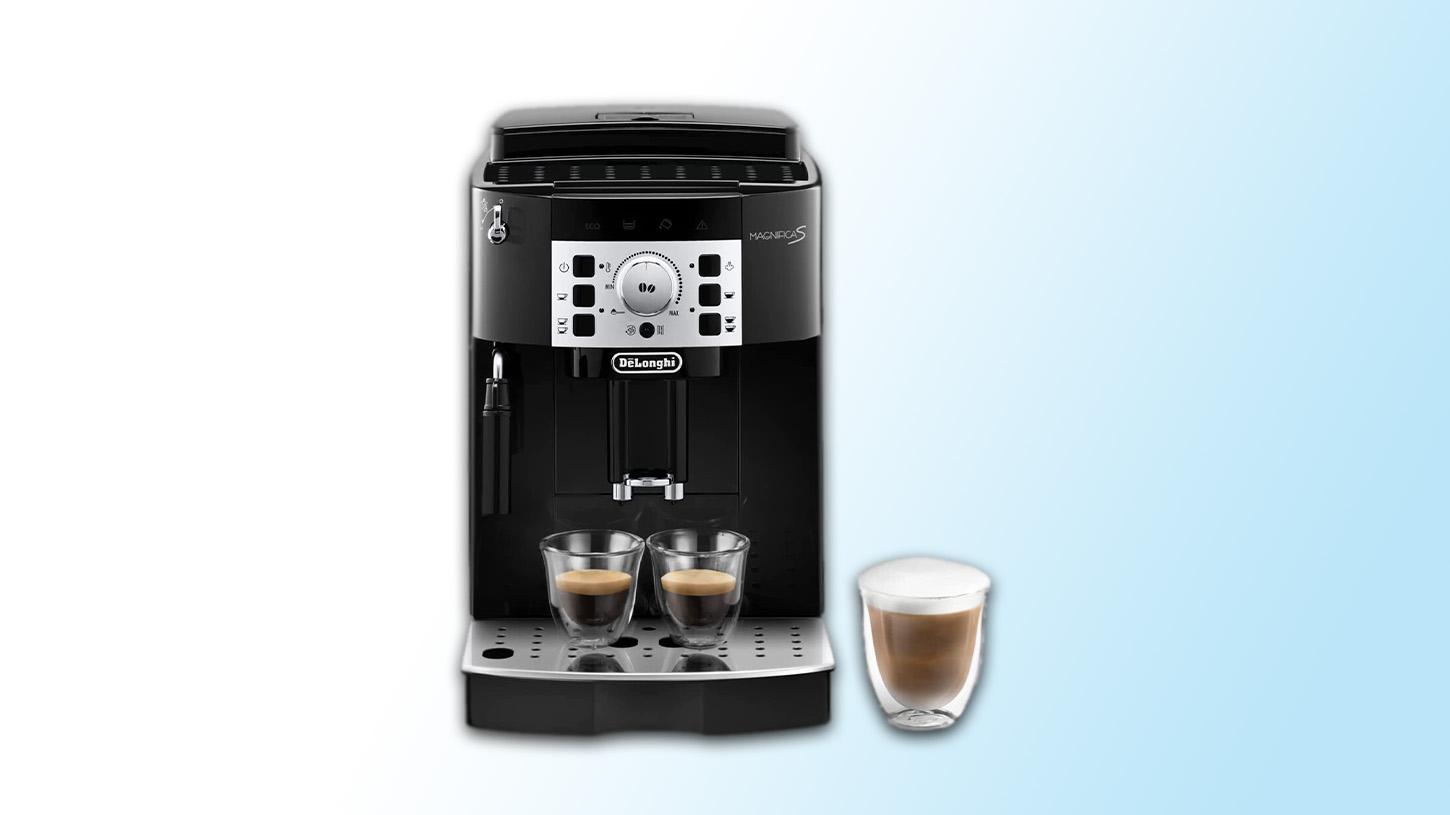 Der Amazon-exklusive Bestseller Kaffeevollautomat von De’Longhi mit Milchaufschäumdüse für Cappuccino zeichnet sich laut Hersteller durch sein leises Mahlwerk und eine 2-Tassen-Funktion aus. Der Amazon-exklusive Bestseller Kaffeevollautomat von De’Longhi mit Milchaufschäumdüse für Cappuccino zeichnet sich laut Hersteller durch sein leises Mahlwerk und eine 2-Tassen-Funktion aus.