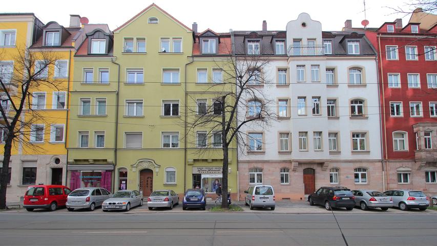 Heute zeigen sich die Fassaden der Häuser Wodanstraße 61 und 63 im geglätteten Zustand der Nachkriegszeit. Ein schmerzlicher Verlust!