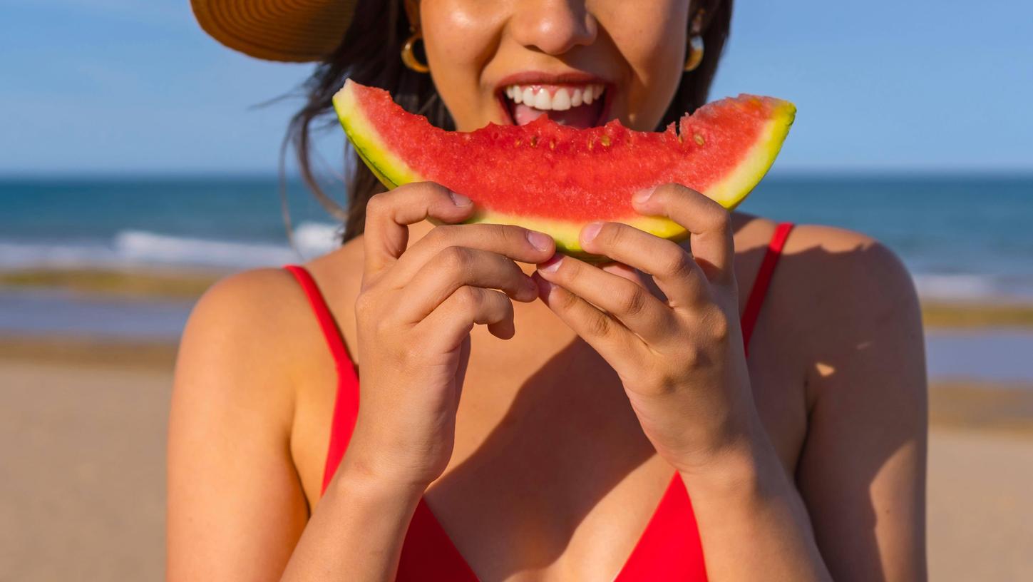 Eine leckere und süße Erfrischung an heißen Tagen: Die Wassermelone.