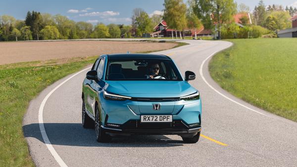 Nach WLTP-Norm wird ein Stromverbrauch von 18,2 kWh/100 km angegeben.