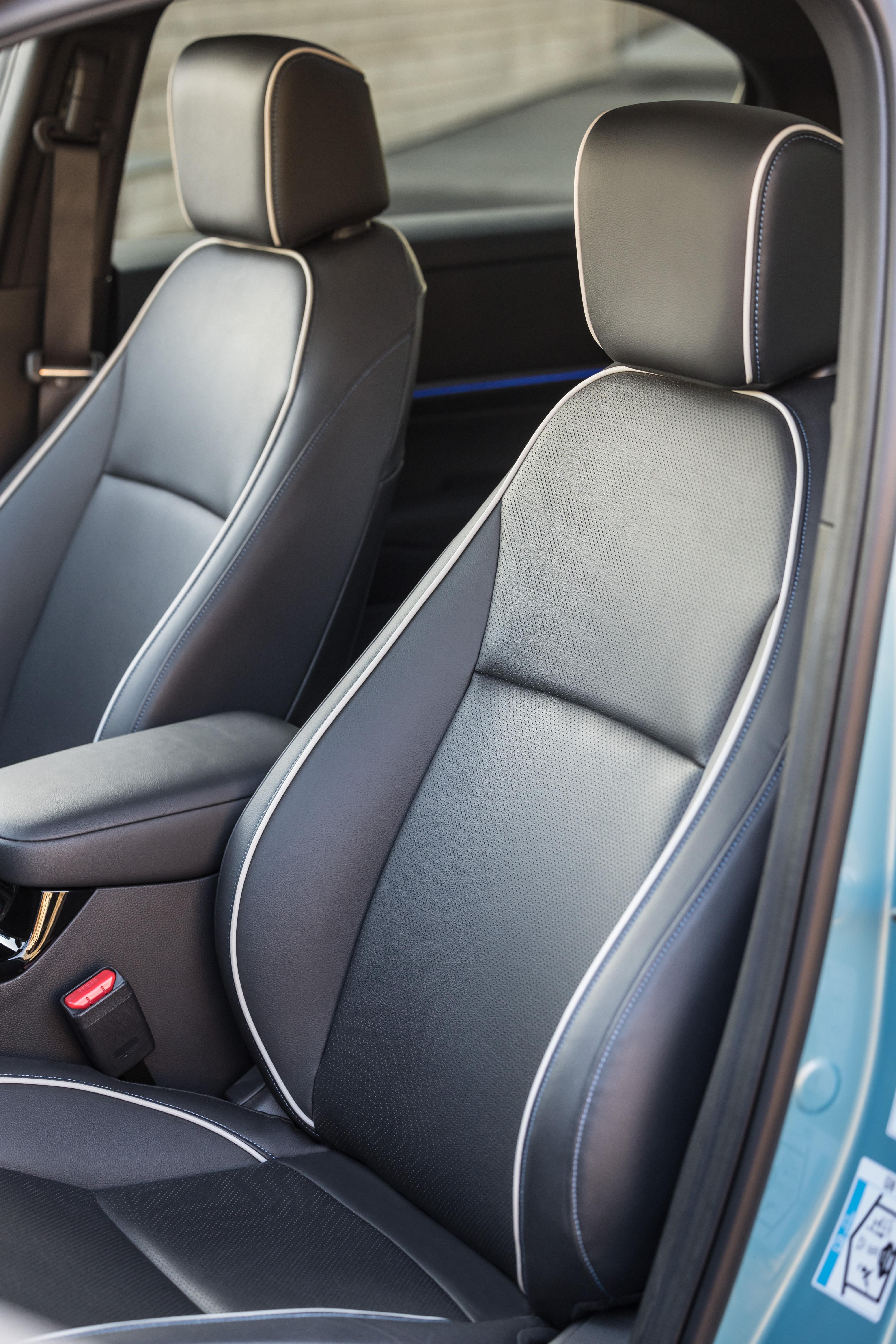 Tierfreunde wird es freuen, dass die Sitze mit Kunst- und nicht mit echtem Leder bezogen sind.