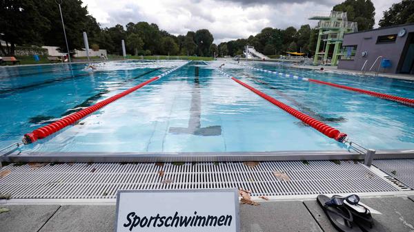 Schlechtes Wetter macht die Bäder leer.