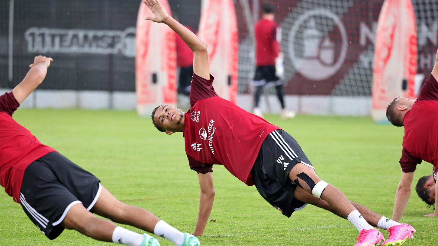 Jermain Nischalke hat den 1. FC Nürnberg verlassen und sucht jetzt sein Glück beim BVB. Jermain Nischalke hat den 1. FC Nürnberg verlassen und sucht jetzt sein Glück beim BVB.