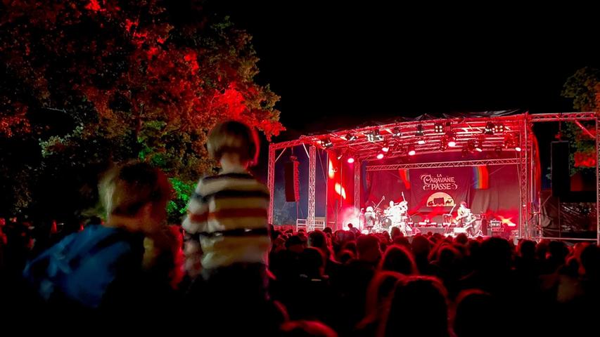 La Caravanne Passe sorgte 2023 für eine wilde Show auf der Bühne. La Caravanne Passe sorgte 2023 für eine wilde Show auf der Bühne.
