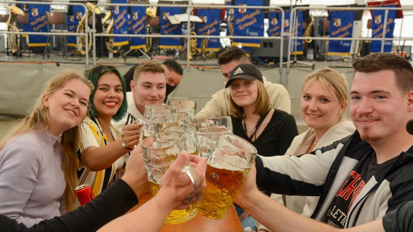 Panzer, Barbecue und Bier! Wildes Volksfest auf Army-Base - alle Bilder aus Grafenwöhr