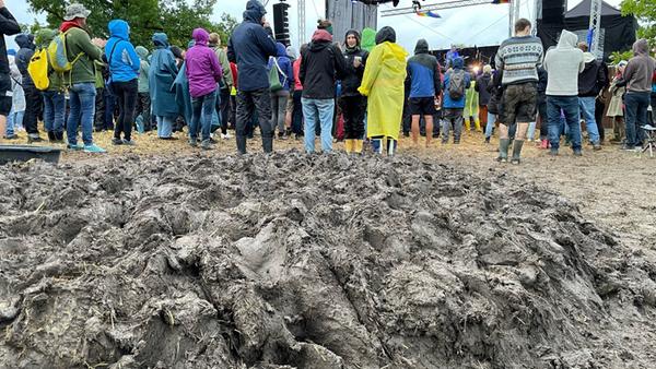 Der Matschhügel Süd an der Tanz-Stroh-Manege war immer wieder ein beliebter Ort für schlammigen Spaß.