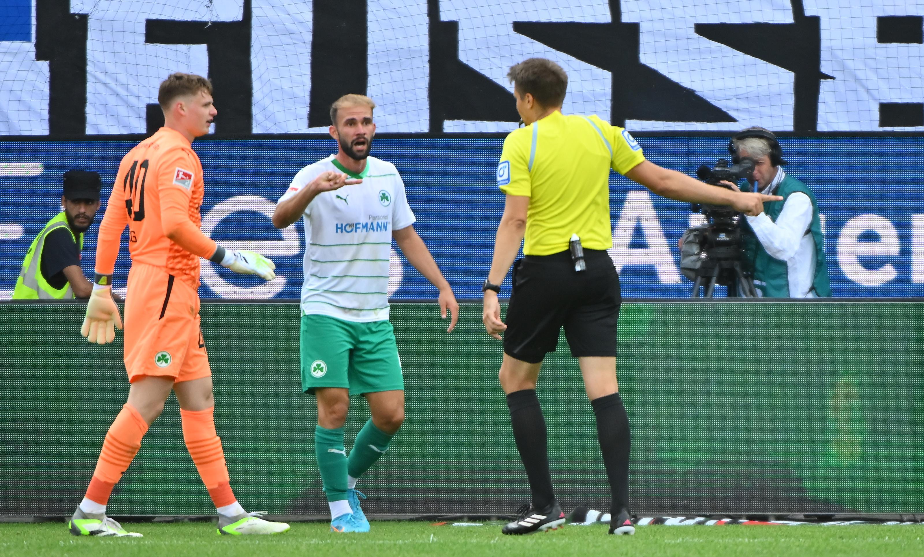 SpVgg Greuther Fürth: Das sagt Boss Rachid Azzouzi nach Elfmeterpfiff ...