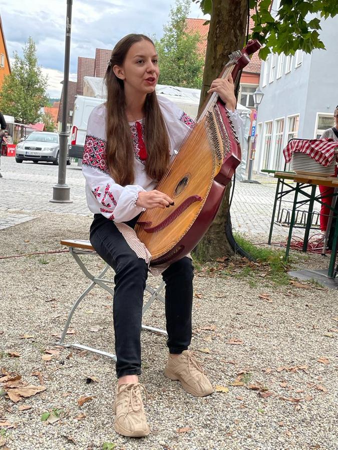 Die Bandura, eine Art Laute, ist ein traditionelles ukrainisches Instrument. Die Bandura, eine Art Laute, ist ein traditionelles ukrainisches Instrument.