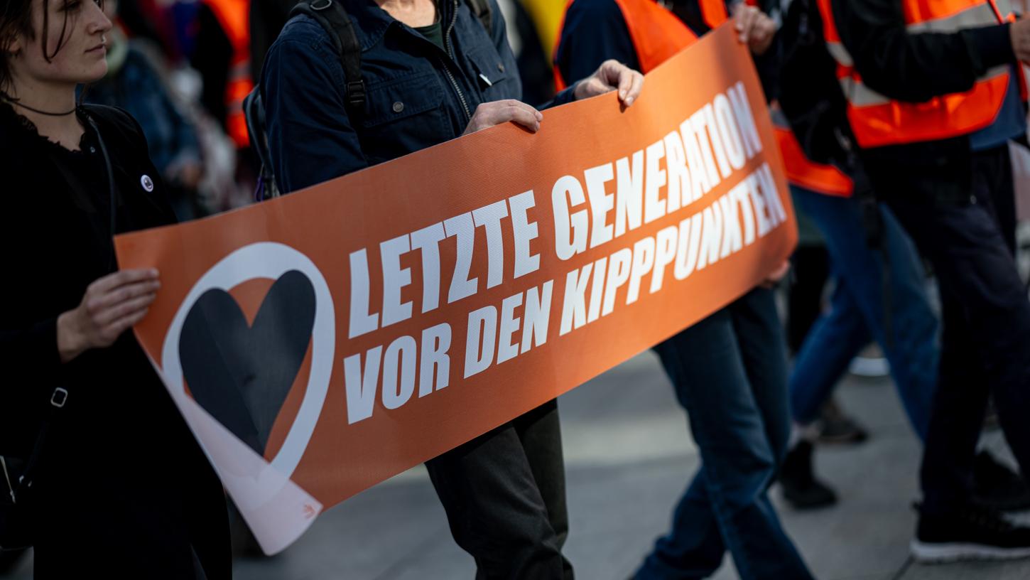 Die Letzte Generation kündigt Proteste in Bayern an. 