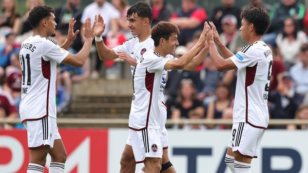 … wirklich viel an diesem Tag passiert, machen wir den Rest kurz und knackig: Goller in der 71. zum 8:0. Eine Minute vor dem Ende trifft Lambers dann für die Hausherren zum Ehrentreffer, ehe Daferner in der 90. Minute mit 9:1 den Schlusspunkt setzt. Wow - was ein Pokal-Auftakt für den 1. FC Nürnberg! Man kann nur hoffen, dass das Team den Schwung nun auch endgültig mit in Liga zwei nimmt….