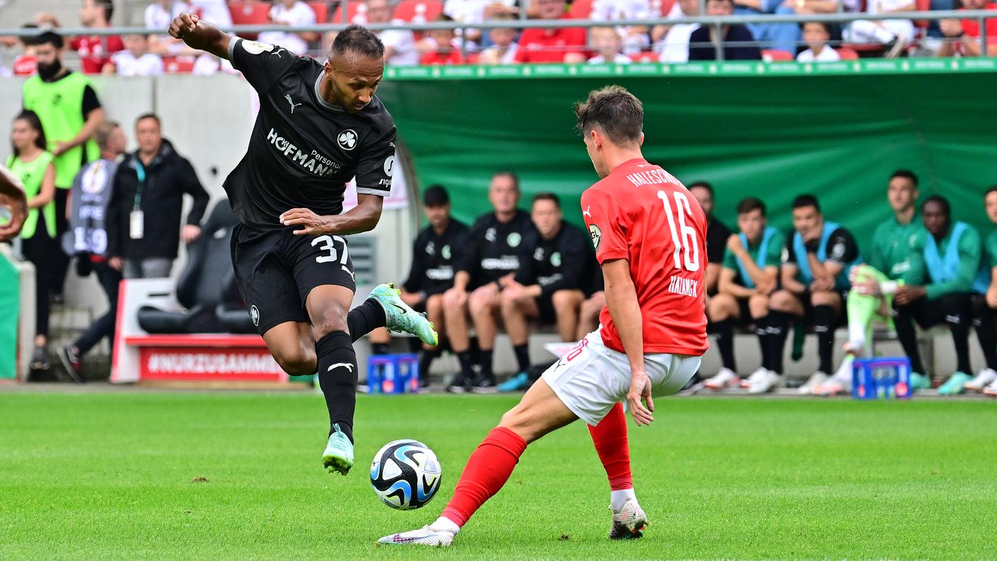 "Ich denke, das tut denen am meisten weh": Julian Green am Samstagabend in Halle. "Ich denke, das tut denen am meisten weh": Julian Green am Samstagabend in Halle.