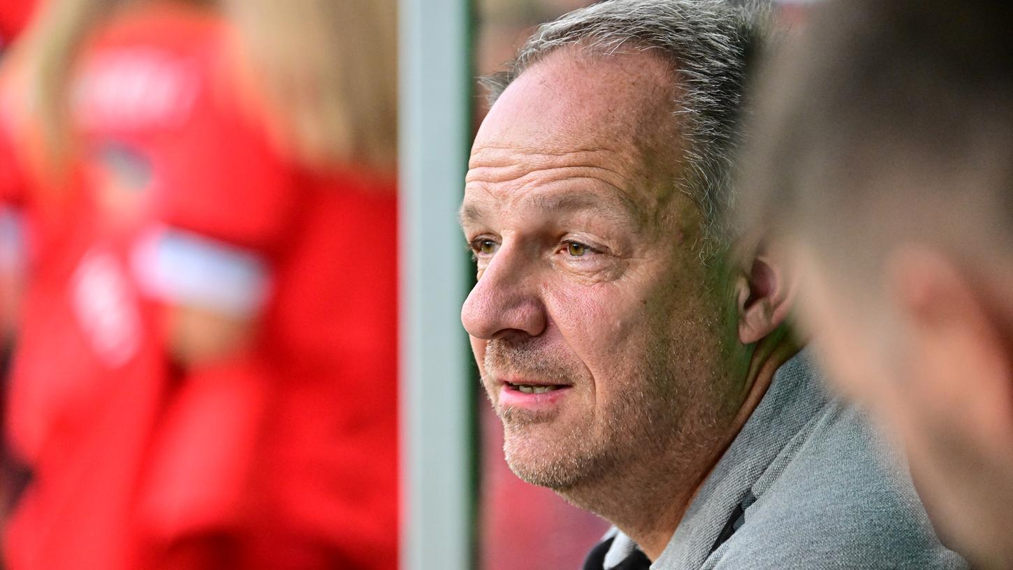 Klare Kante gegen Rassismus: Fürths Trainer Alexander Zorniger. Klare Kante gegen Rassismus: Fürths Trainer Alexander Zorniger.