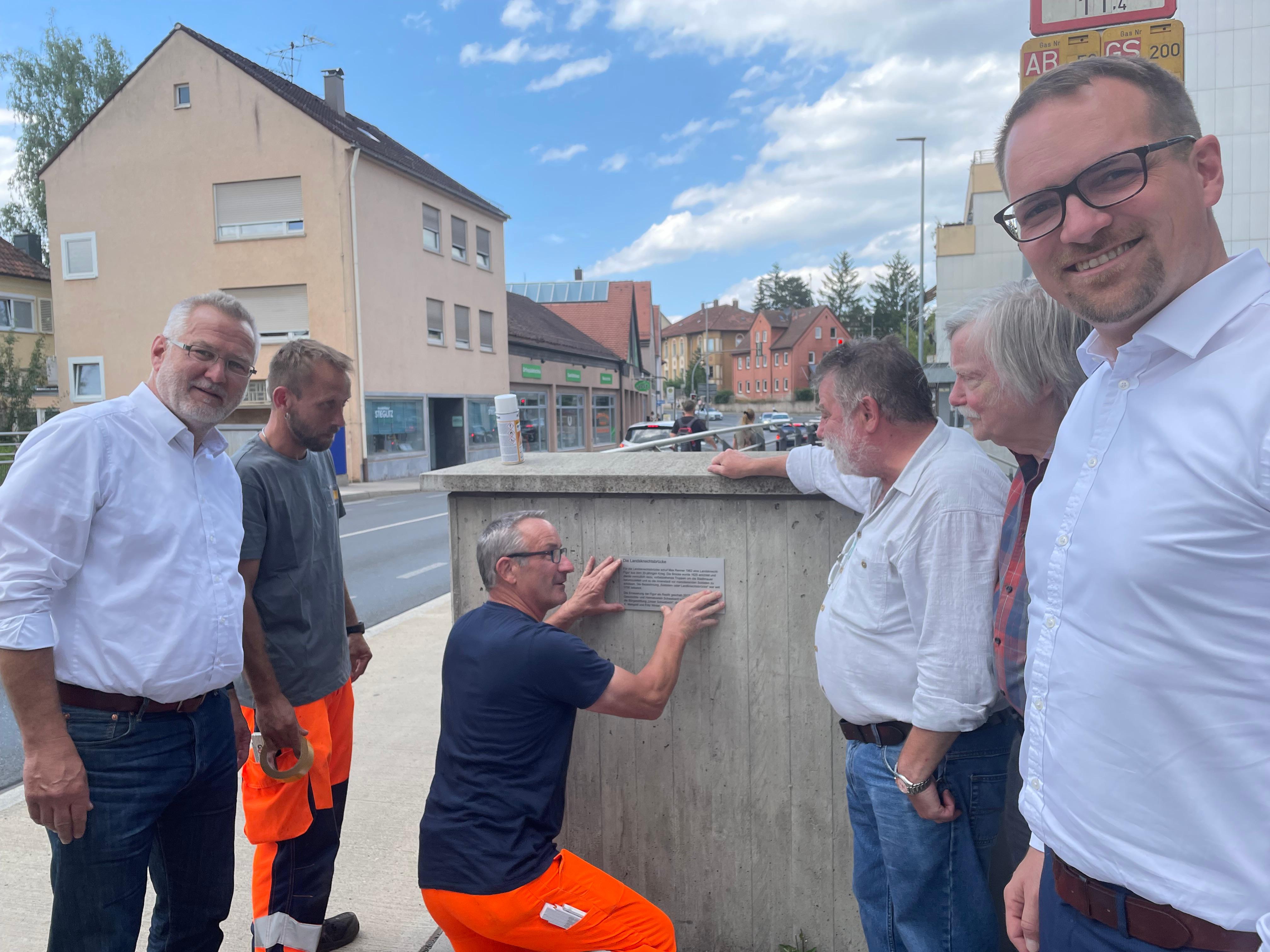 ROT-Neue-Brueckenbeschilderung-an-der-Landknechtsbruecke