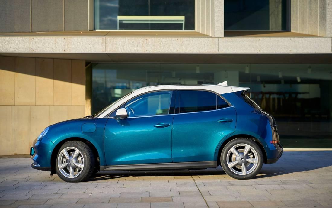 Zwei Batteriegrößen stehen zur Wahl: Ein Lithium-Eisenphosphat-Akku mit 47,8 kWh und eine ternäre Lithiumbatterie mit NCM-Zellen, hier beträgt der Energiegehalt 63 kWh.