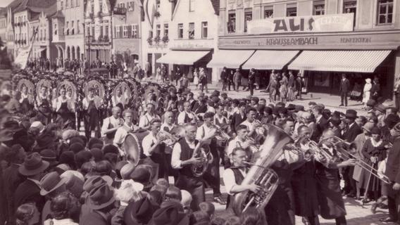 Historisches Volksfest in Neumarkt: So zogen die Schäffler in der guten alten Zeit zum Festplatz