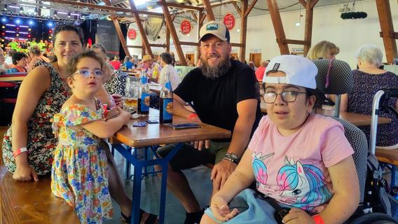 "Meine Tochter ist hier ganz normal": So lief der Tag für Menschen mit Behinderung auf dem Volksfest