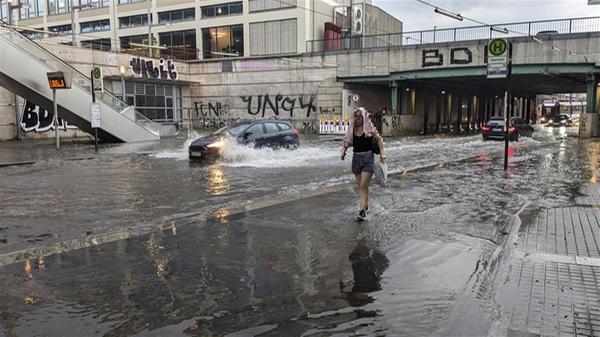 Starkregen flutete in Nürnberg die Straßen.