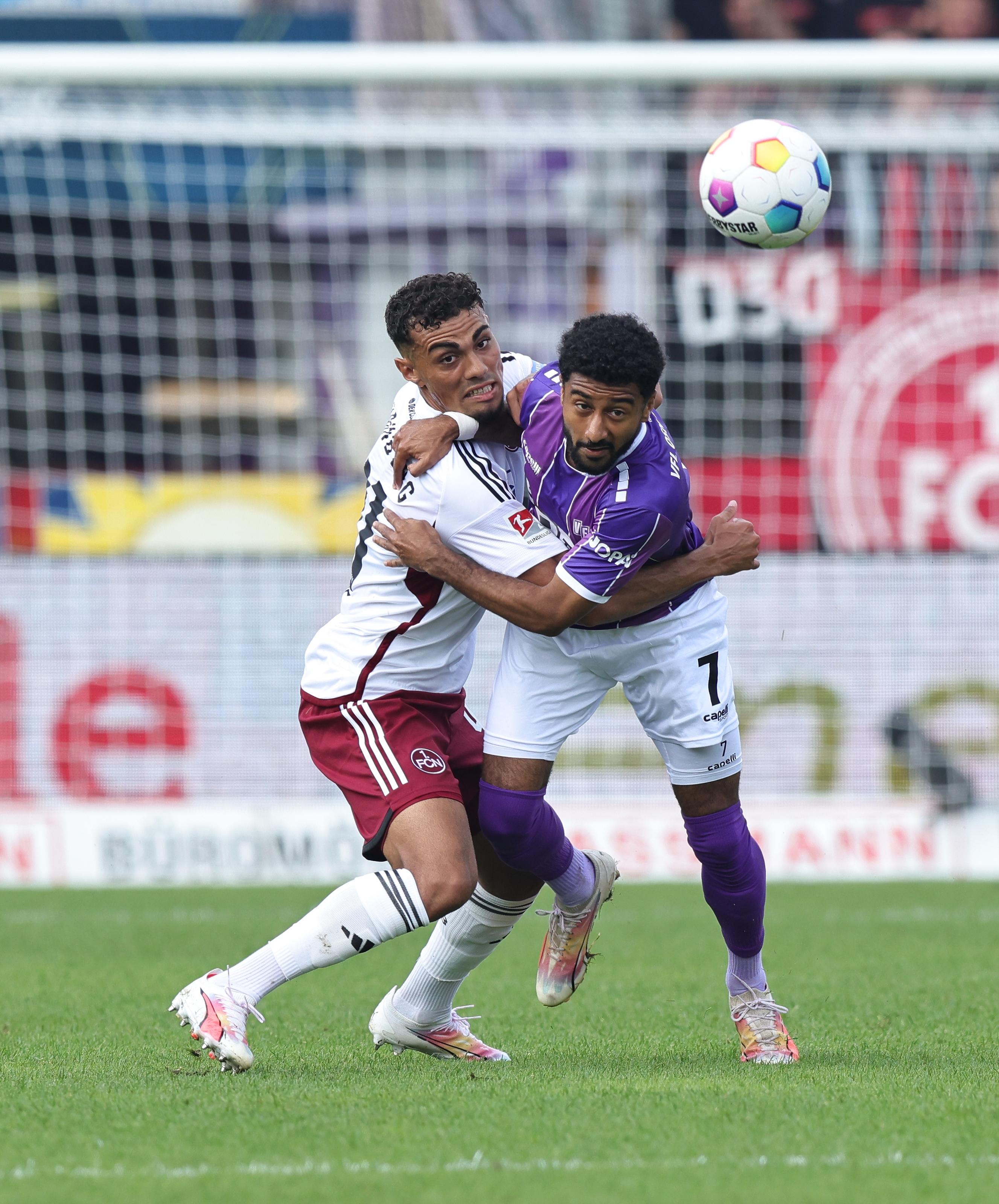 Harte Arbeit im Mittelfeld - Ali Loune und Noel Niemann schenken sich nichts.