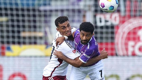 Harte Arbeit im Mittelfeld - Ali Loune und Noel Niemann schenken sich nichts.