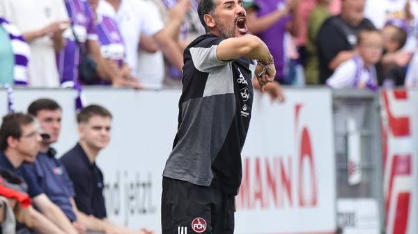 Ist nach dem Doppelschlag der Gastgeber sichtlich bedient: Club-Trainer Cristian Fiel. Wenig später können aber alle durchatmen - der FCN rettet den Sieg noch über die Zeit! Drei Punkte gehen also zurück mit an den Valznerweiher.