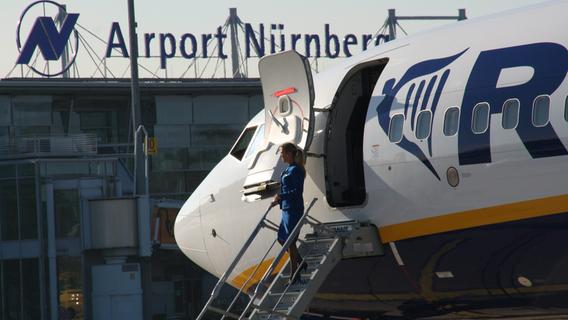 Nichts für Morgenmuffel: So sieht der Job als Ryanair-Flugbegleiter an der Nürnberger Basis aus
