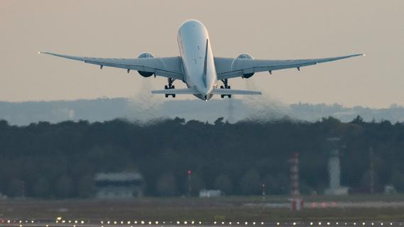 Rauschen, Gongs und Pfeifen: Das steckt hinter den Geräuschen im Flugzeug