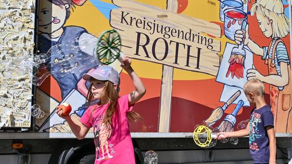 KJR-Spielbus in Abenberg: Mit Einhornblut und Windmaschine trotzen die Kinder der Hitze