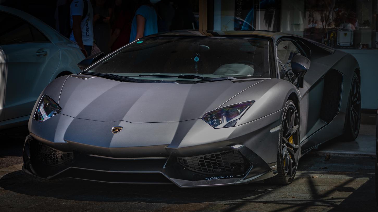 Die Strafe in Höhe von 80 Euro konnte der Fahrer eines Lamborghini in Leipzig wohl gerade noch verkraften (Symbolbild). Die Strafe in Höhe von 80 Euro konnte der Fahrer eines Lamborghini in Leipzig wohl gerade noch verkraften (Symbolbild).