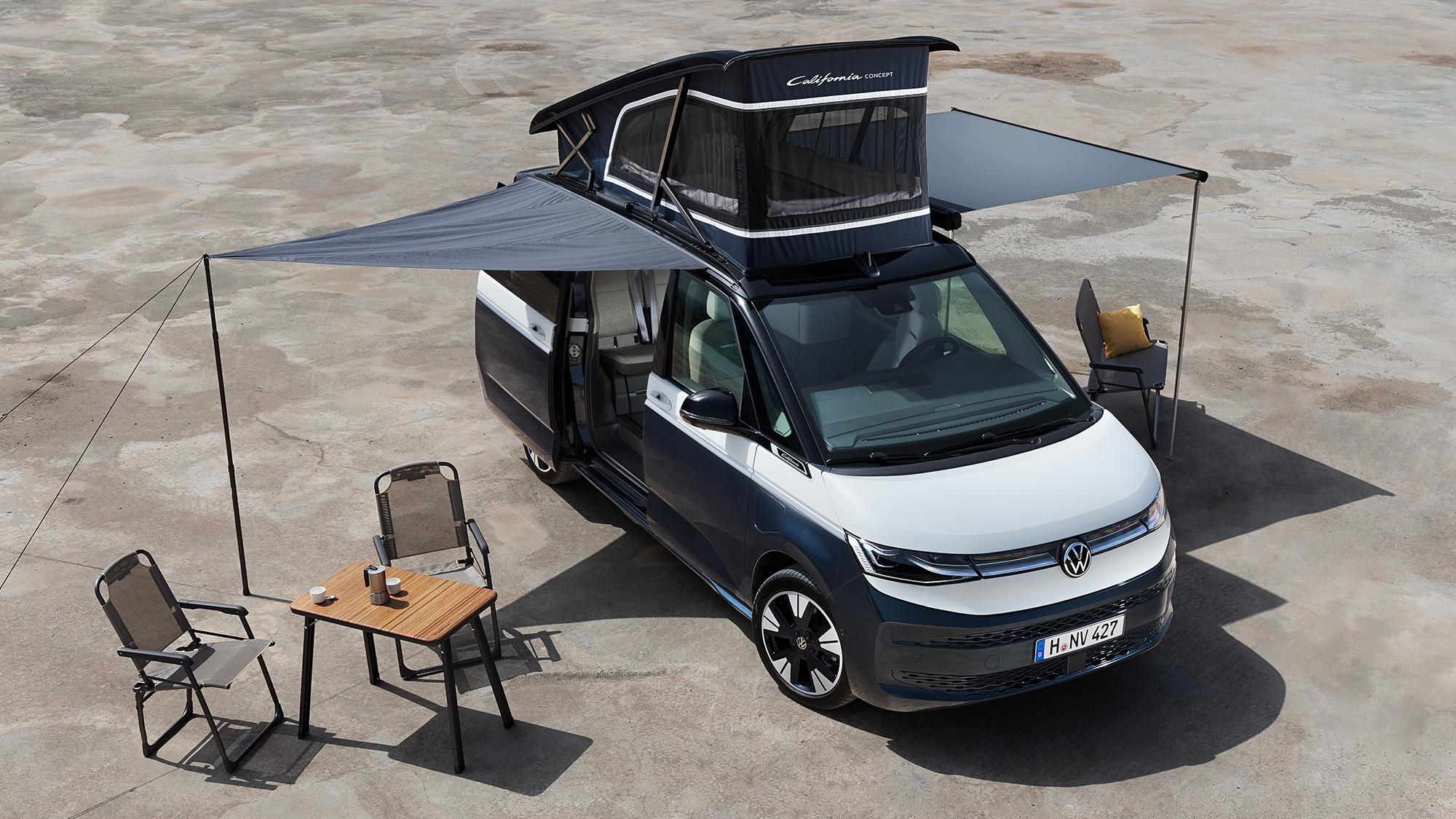 Der neue Camper basiert auf der Langversion des T7 Multivan, der wiederum der erste Bulli ist, der statt einer Transporter- eine Pkw-Plattform nutzt.