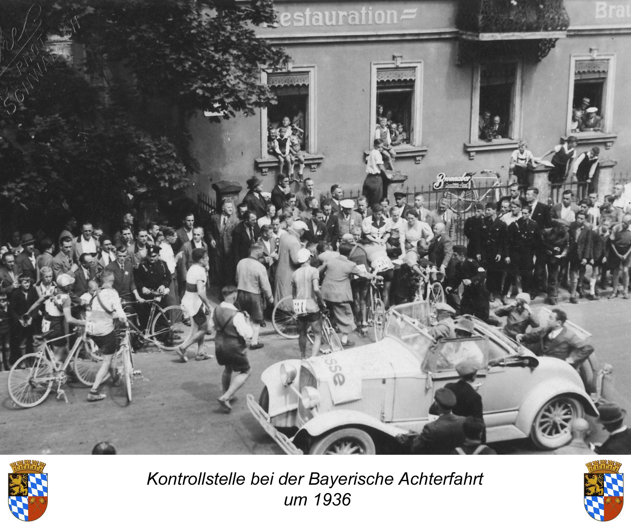 Kontrollstelle bei der "Bayerischen Achterfahrt" 1936 vor der "Restauration Brausebad".