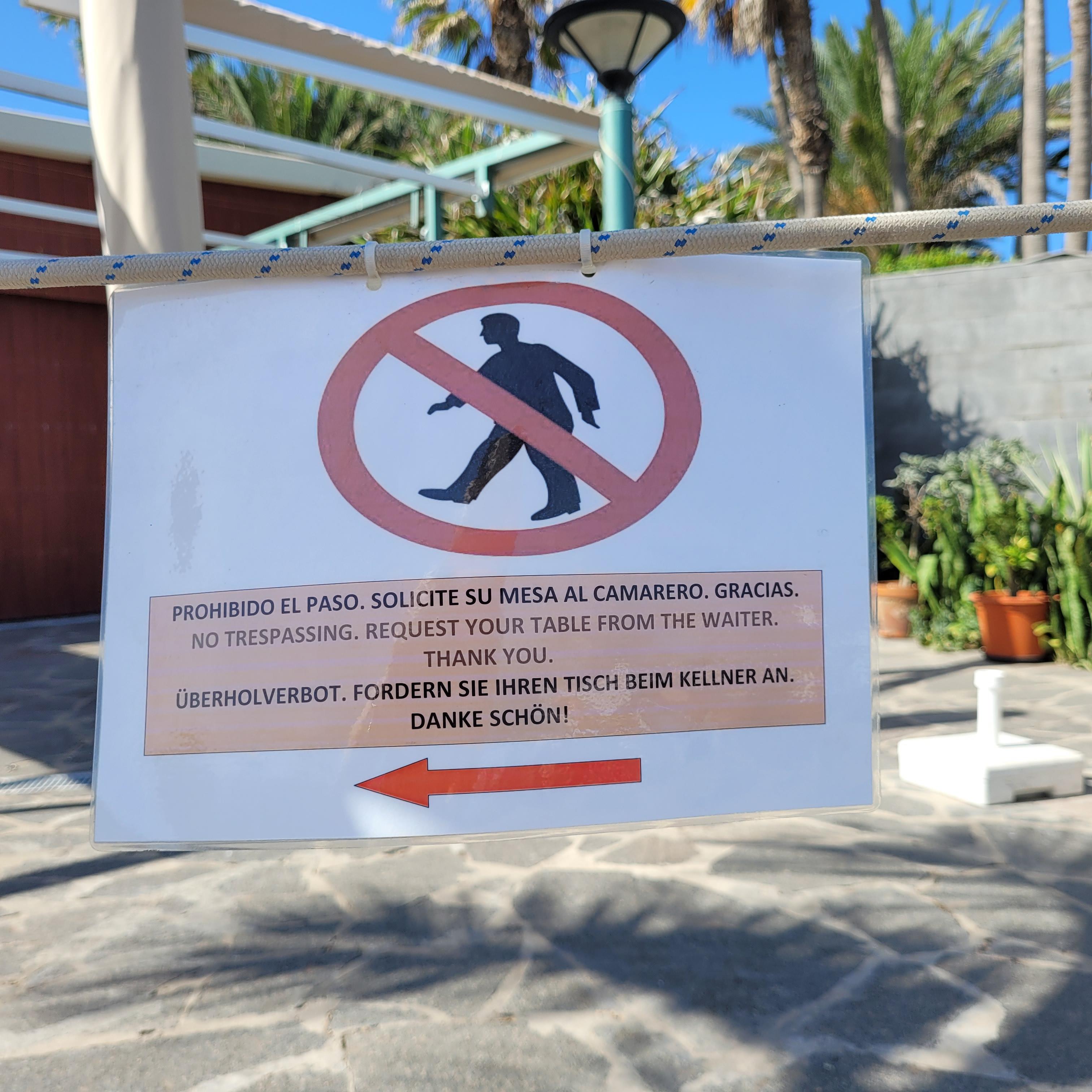 Gesehen an einem Restaurant in Puerto de la Cruz (Teneriffa) von Ulrike Kagels aus Nürnberg.