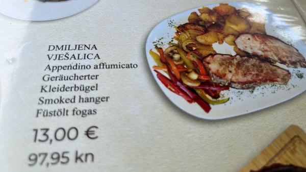 Gesehen in einem Lokal in der Nähe von Zadar (Kroatien) von Horst Maußner aus Nürnberg. Alle Bilder der letzten Jahre unserer lustigen Deutschübersetzungen finden Sie hier.