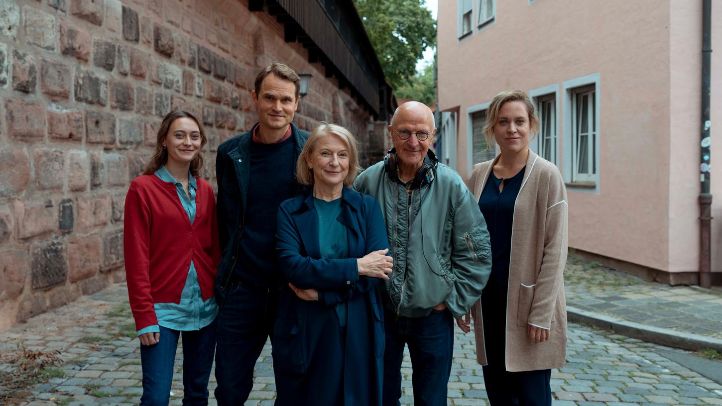 Von links: Mercedes Müller (Rolle: Lisa Kranz), Fabian Hinrichs (Rolle: Felix Voss), Dagmar Manzel (Rolle: Paula Ringelhahn), Max Färberböck (Regisseur) und Anne Haug (Rolle: Maria Kranz).