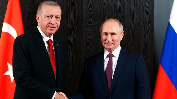Wie Erdogan Putin zur Rückkehr zum Istanbuler Getreideabkommen bewegen will