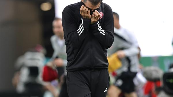 Es ist ein gebrauchter Tag für den FCN: Nach einer Notbremse sieht Mathenia kurz vor Schluss die rote Karte. Somit fehlt der Keeper in zwei Wochen beim Derby gegen das Fürther Kleeblatt.