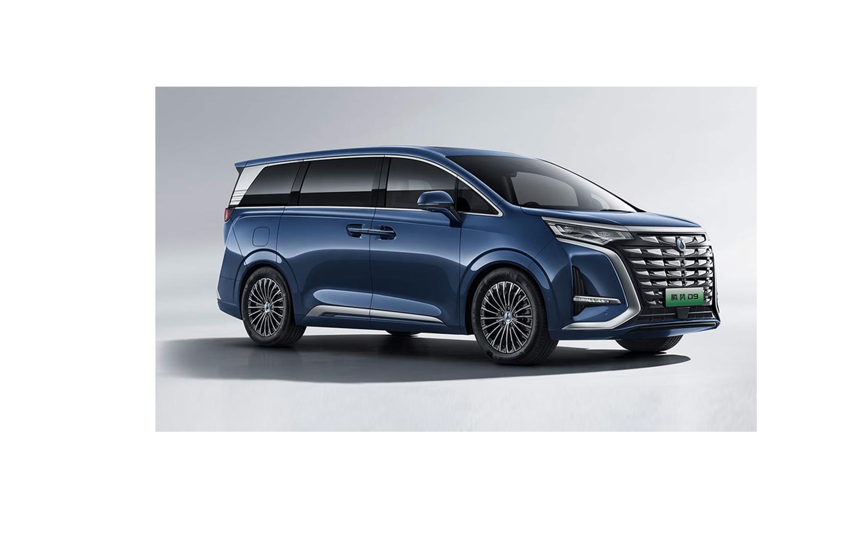 Denza ist die luxuriöse Submarke von BYD und der Denza D9 ein 5,25 Meter langes SUV mit sieben Sitzplätzen. Neben einem Plug-in-Hybrid gibt es eine rein elektrische Variante.